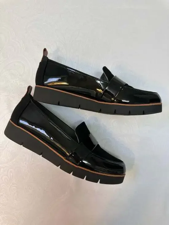 Dr. Scholl's - Picture 3 of 10